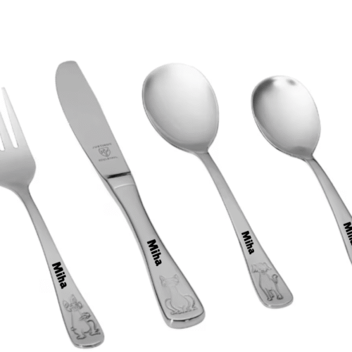 stiridelni-pribor-graving Otroški jedilni pribor - 4 delni